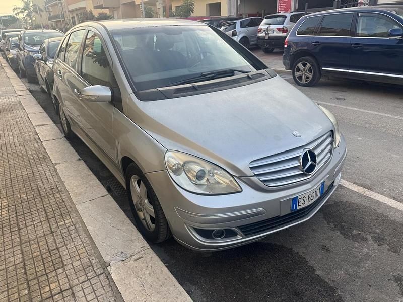 Usata Mercedes B180 Chrome 109 CV (80 kW) 2005 Argento Monovolume
