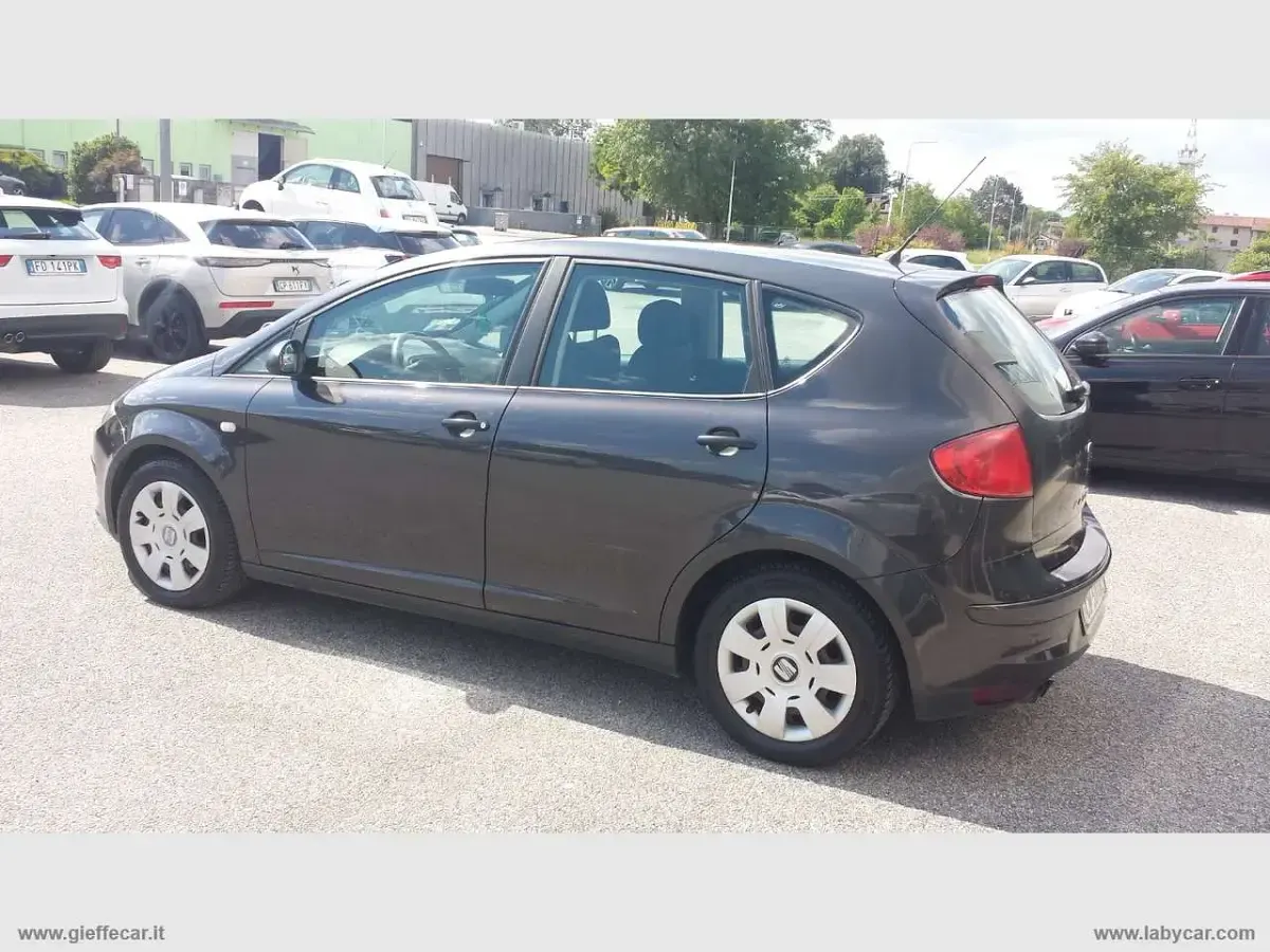 Usata Seat Altea Stylance 105 CV (77 kW) 2005 Grigio Monovolume