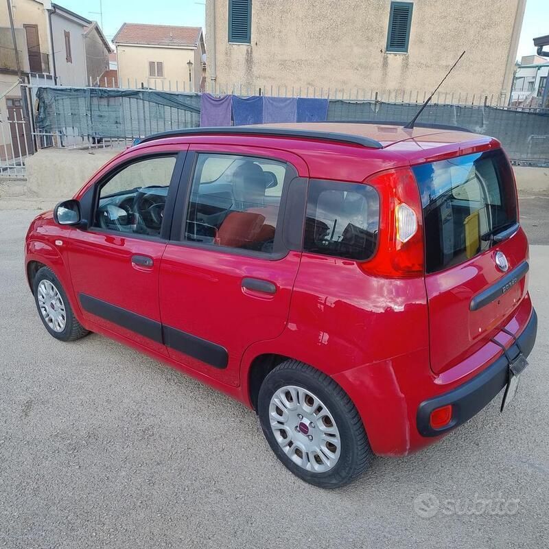 Usata Fiat Panda Easy 69 CV (50 kW) 2012 Rosso Utilitaria