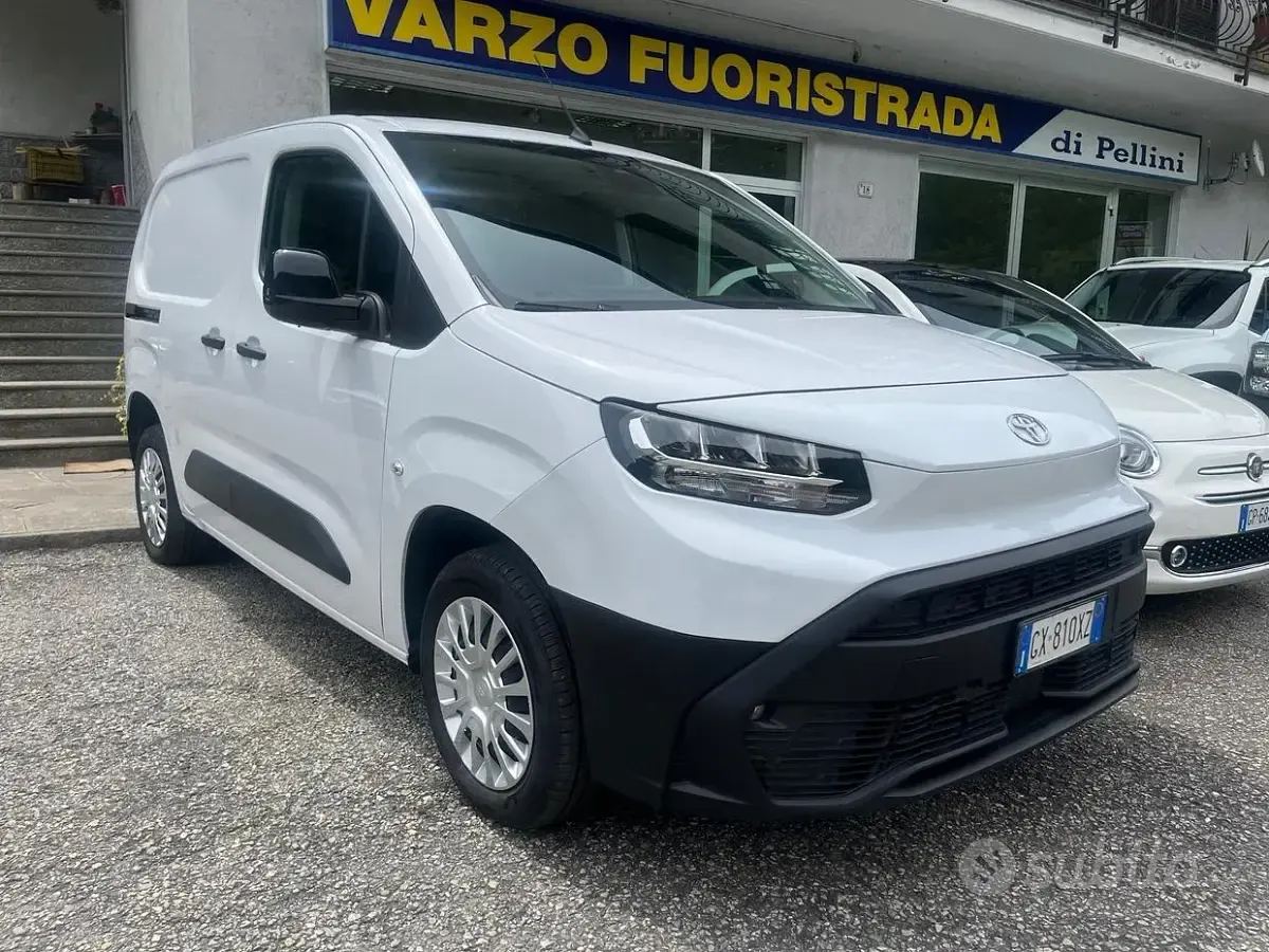 Usata Toyota Proace City City 102 CV (75 kW) 2025 Monovolume