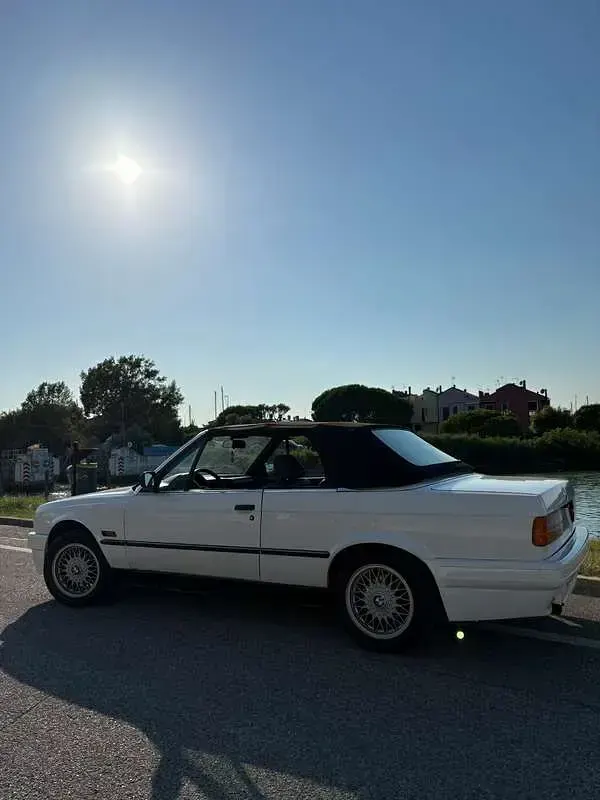 Usata BMW 318 98 CV (72 kW) 1990 Bianco Cabrio