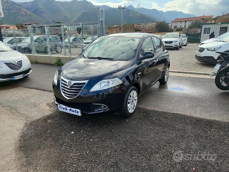 Usata Lancia Ypsilon Gold 69 CV (50 kW) 2013 Nero Utilitaria