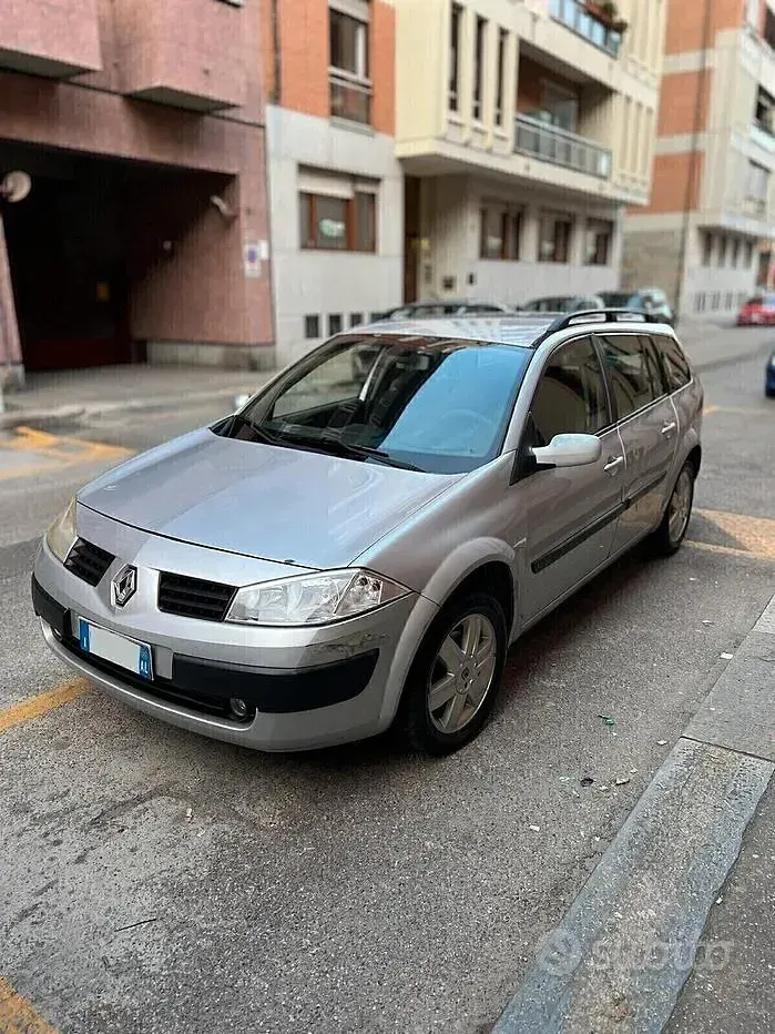 Usata Renault Mégane GrandTour Dynamique 111 CV (81 kW) 2005 Grigio Station wagon