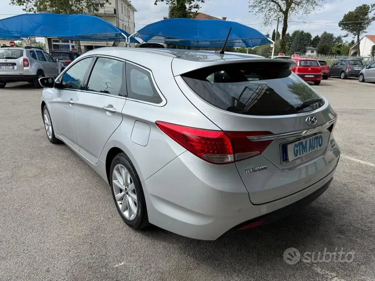 Usata Hyundai i40 Comfort 136 CV (100 kW) 2012 Grigio Station wagon