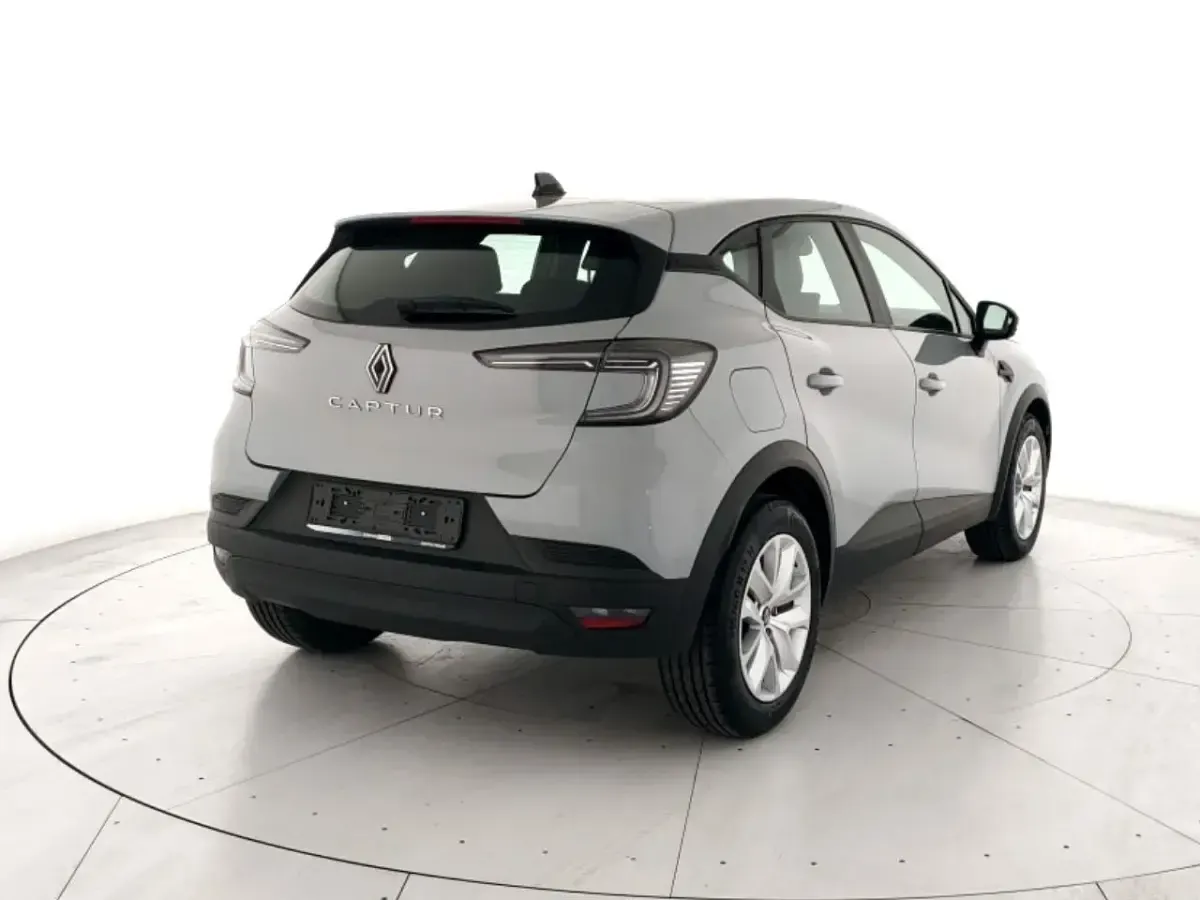 Usata Renault Captur Evolution 101 CV (74 kW) 2025 Grigio SUV