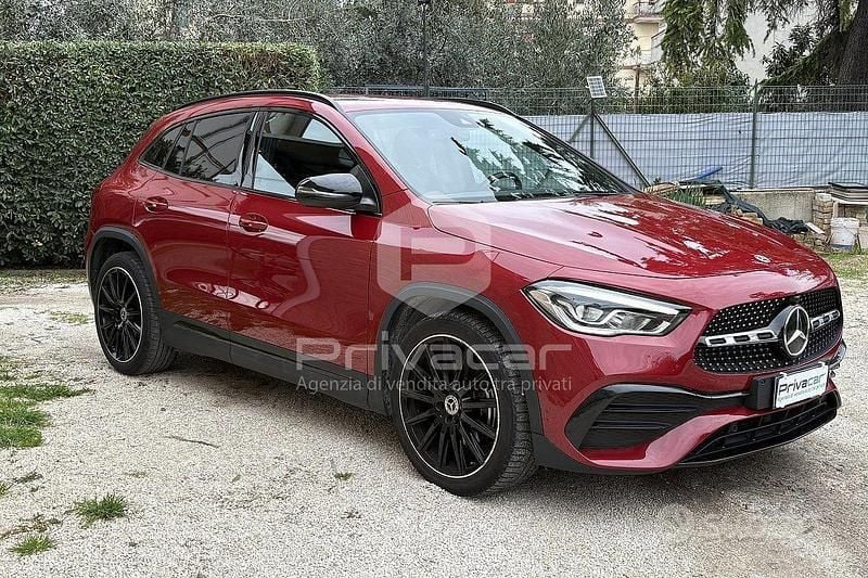 Usata Mercedes GLA200 Premium 150 CV (110 kW) 2023 Rosso SUV