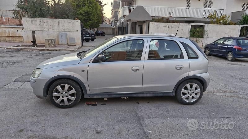 Usata Opel Corsa 2006 Grigio Utilitaria