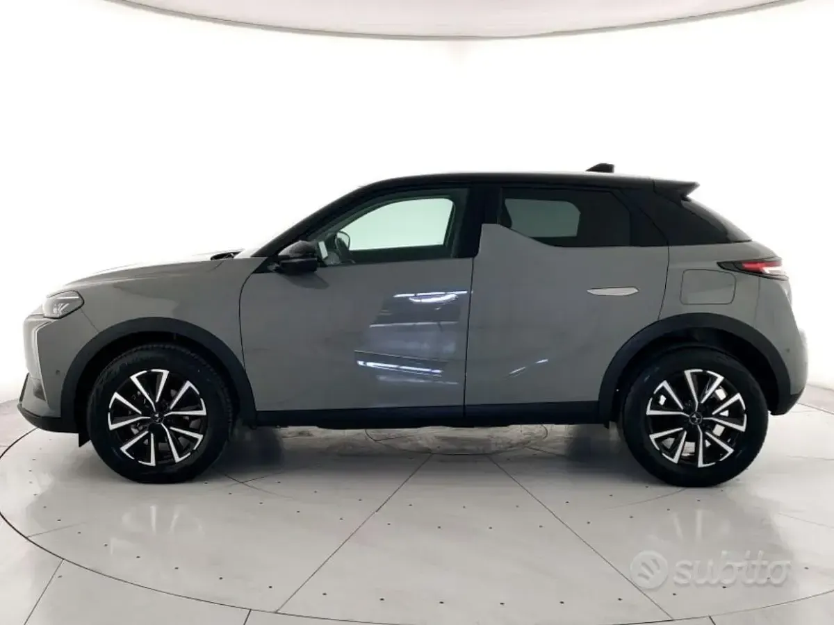 Usata DS Automobiles DS3 Bastille 101 CV (74 kW) 2024 Grigio Monovolume