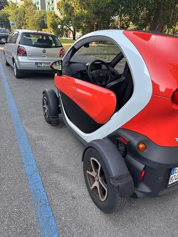 Usata Renault Twizy 8 kW (12 CV) 2019 Rosso Utilitaria