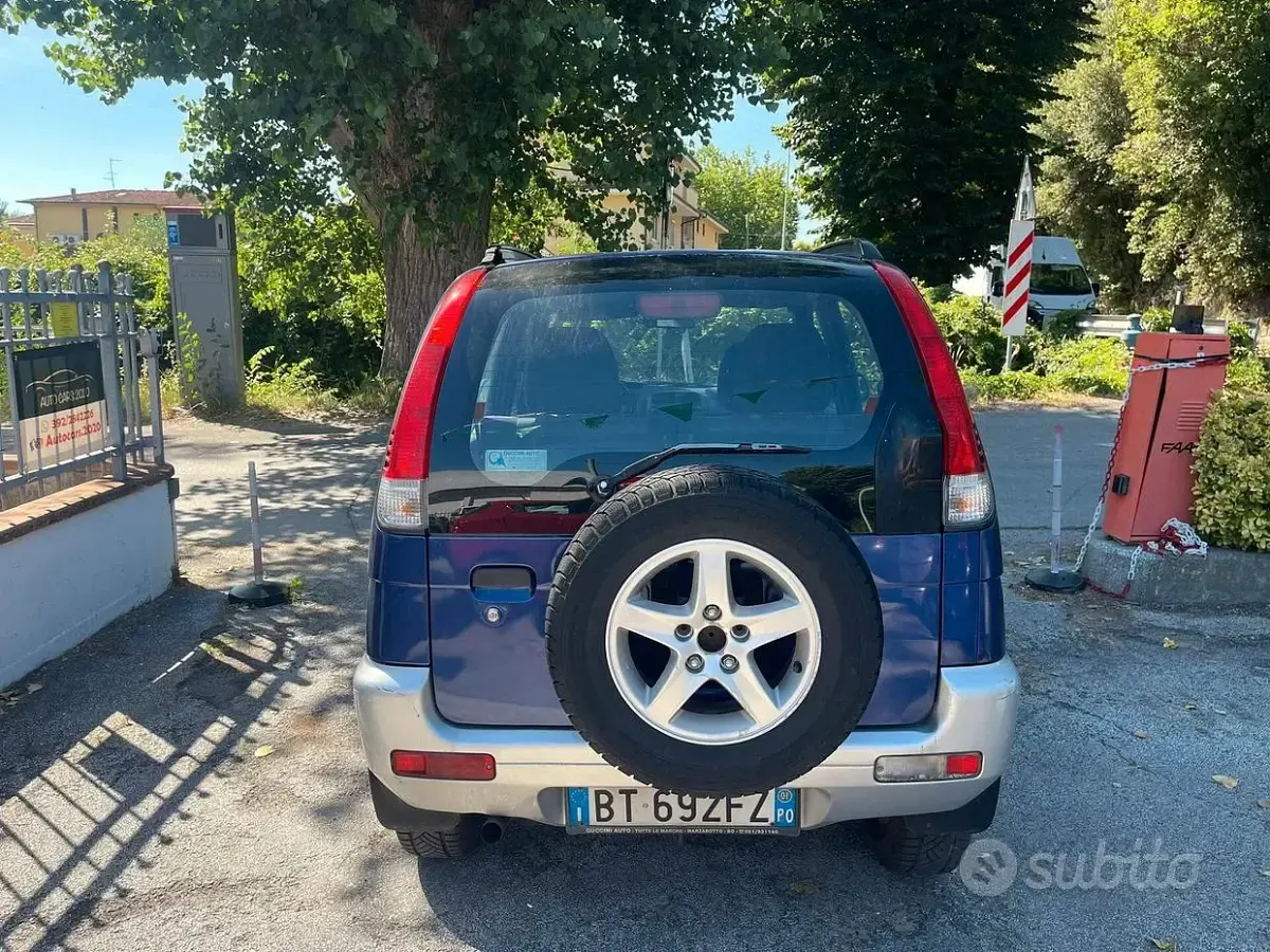 Usata Daihatsu Terios 86 CV (63 kW) 2001 Viola SUV