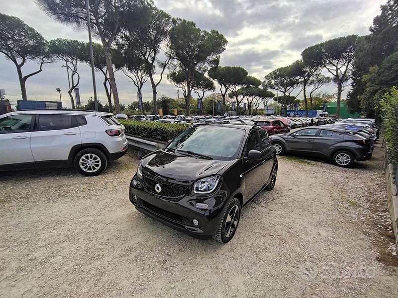 Usata Smart ForFour 90 CV (66 kW) 2019 Marrone Utilitaria