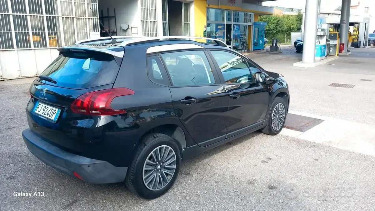 Usata Peugeot 2008 Active 99 CV (72 kW) 2017 Nero SUV