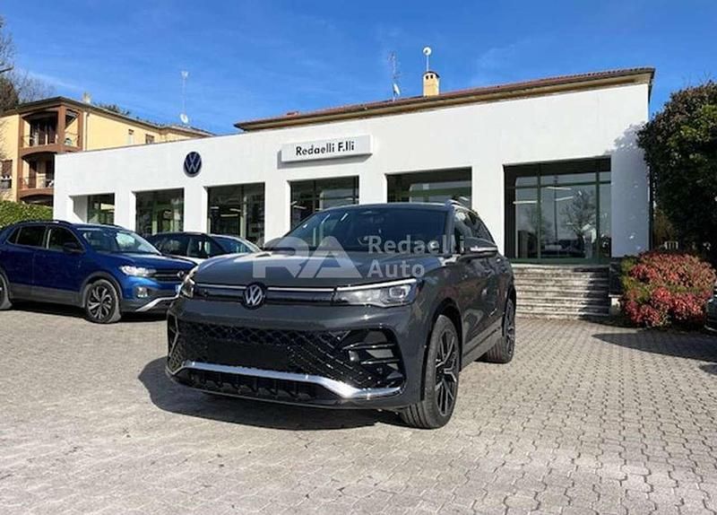 Nuova VW Tiguan R-line Plus 150 CV (110 kW) 2026 Grigio SUV
