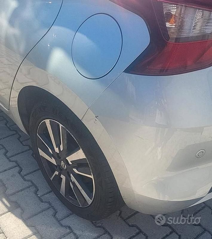 Usata Nissan Micra 90 CV (66 kW) 2017 Grigio Berlina