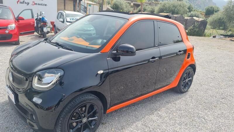 Nero Usata 2015 Smart ForFour Passion Due volumi | 9000 € (Molto cara) - Immagine 1/4