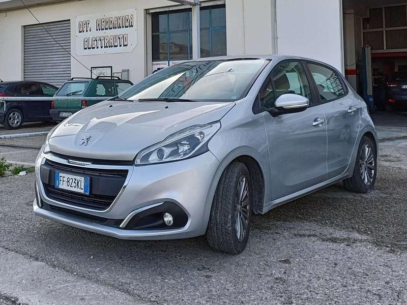 Usata Peugeot 208 Active 82 CV (60 kW) 2016 Argento Utilitaria