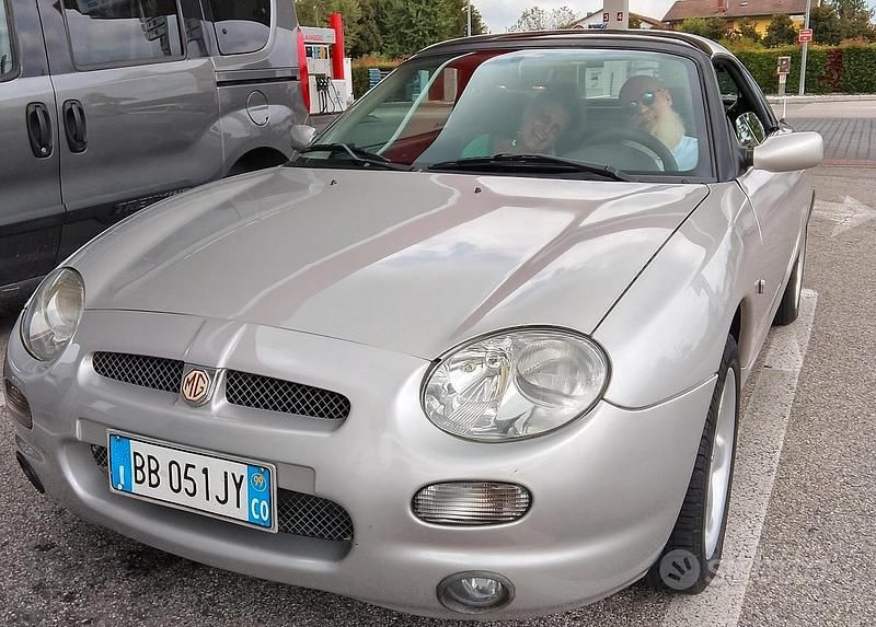 Usata MG F 145 CV (106 kW) 1999 Grigio Cabrio