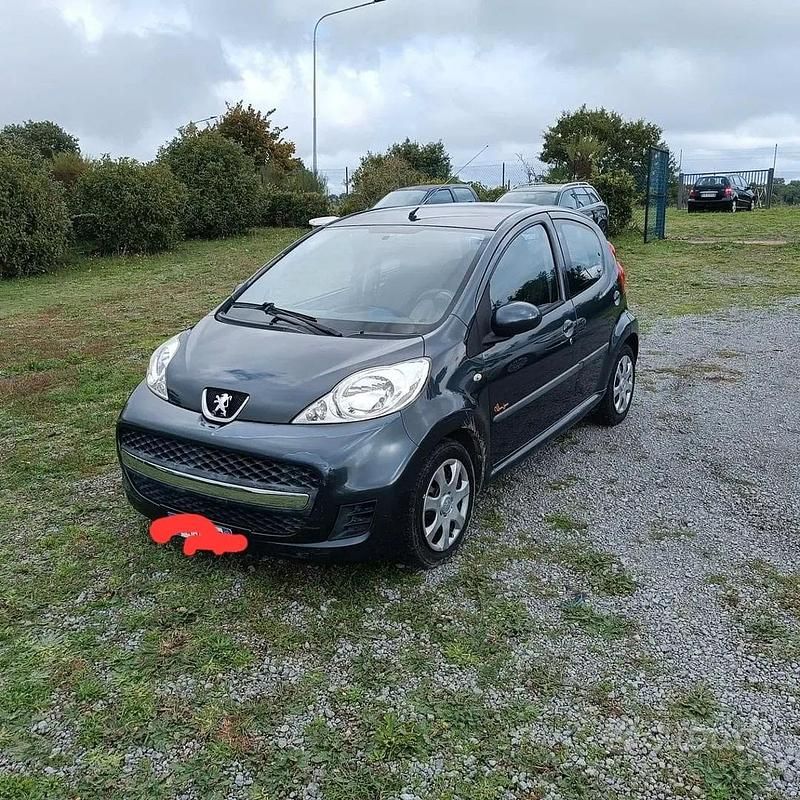 Usata 2009 Peugeot 107 Due volumi | 4000 € (Buon prezzo) - Immagine 1/4