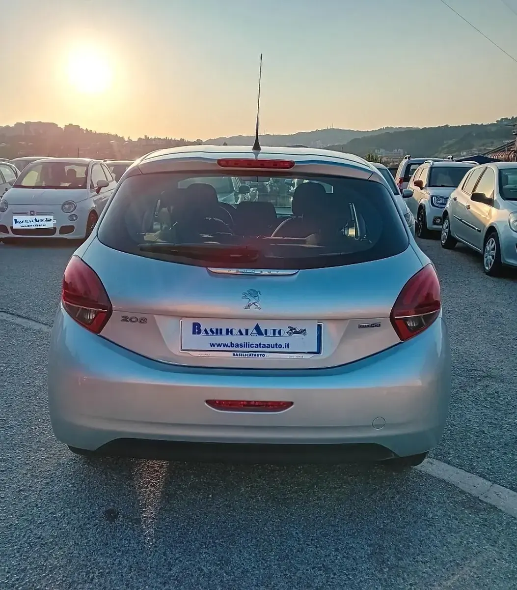 Usata Peugeot 208 Active 75 CV (55 kW) 2016 Argento Utilitaria