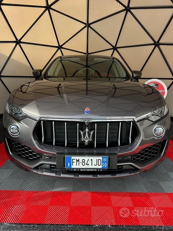 Usata Maserati GranSport 349 CV (256 kW) 2018 Grigio Station wagon
