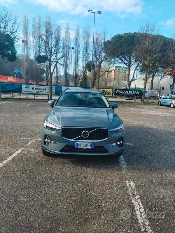 Usata Volvo XC60 197 CV (144 kW) 2022 Grigio SUV