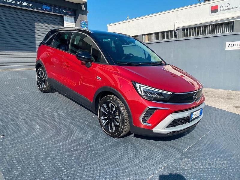 Usata Opel Crossland X Elegance 110 CV (80 kW) 2022 Hot red met SUV