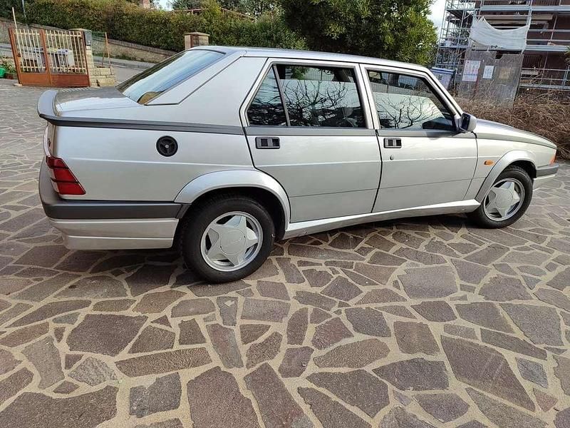 Usata Alfa Romeo 75 128 CV (94 kW) 1990 Berlina