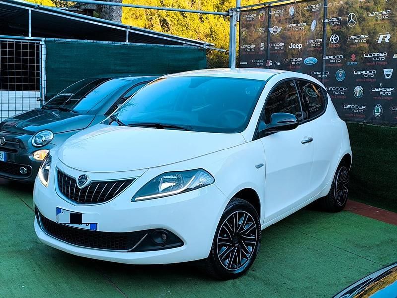 Usata Lancia Ypsilon S 69 CV (50 kW) 2023 Bianco Utilitaria