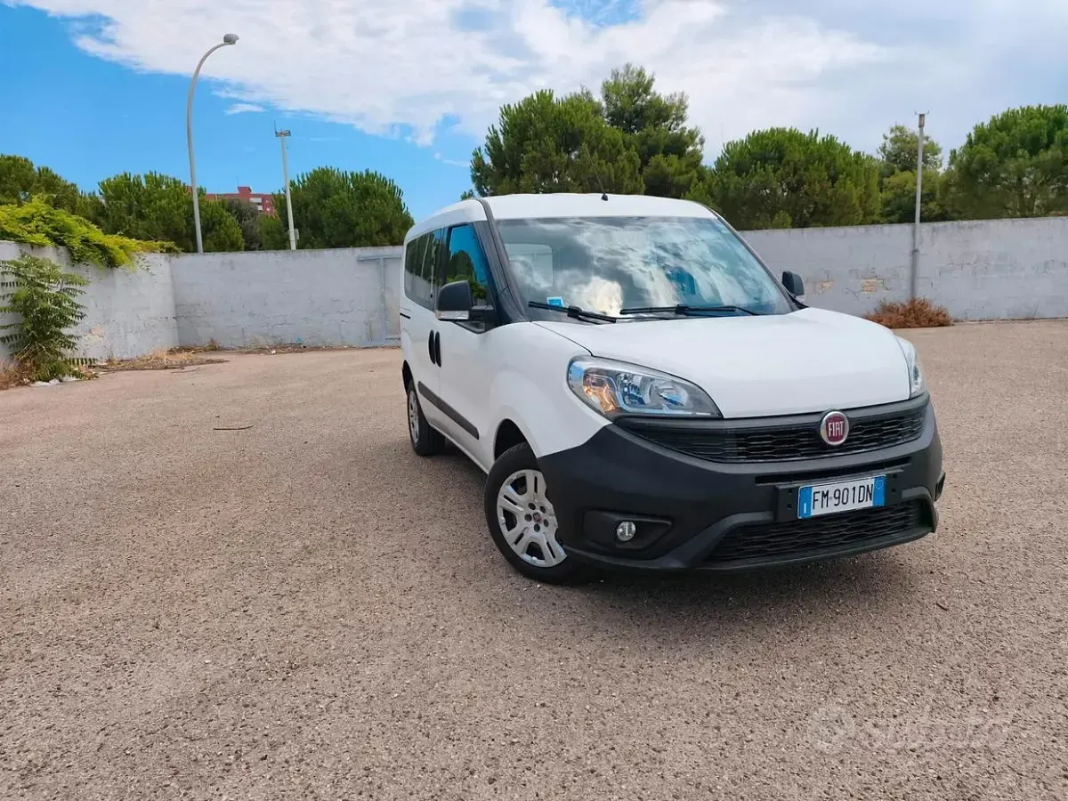 Usata Fiat Doblò 95 CV (69 kW) 2017 Bianco Monovolume