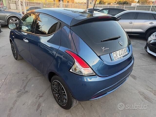 Usata Lancia Ypsilon Gold 69 CV (50 kW) 2023 Blu Utilitaria