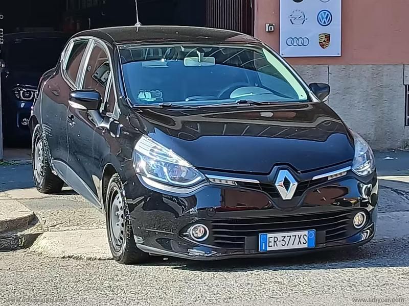 Usado Renault Clio IV 75 CV (55 kW) 2013 Negro Berlina