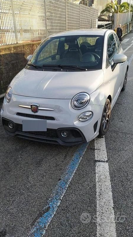 Usata Abarth 500 165 CV (121 kW) 2022 Grigio Berlina