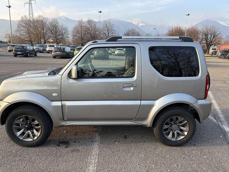 Usata Suzuki Jimny 86 CV (63 kW) 2014 Argento SUV