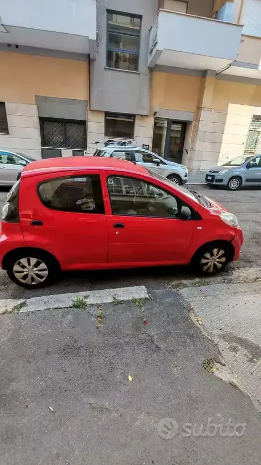 Usata Citroën C1 Exclusive 68 CV (50 kW) 2012 Rosso Utilitaria