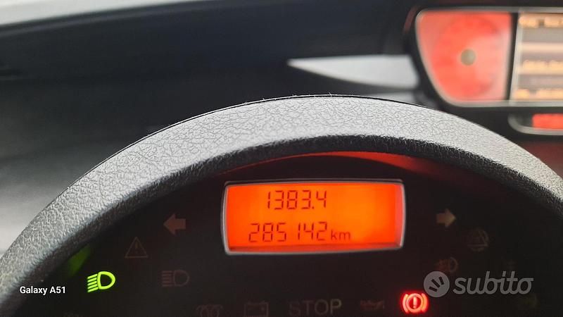 Begagnad Peugeot 807 136 HK (100 kW) 2012 Grå Minibuss