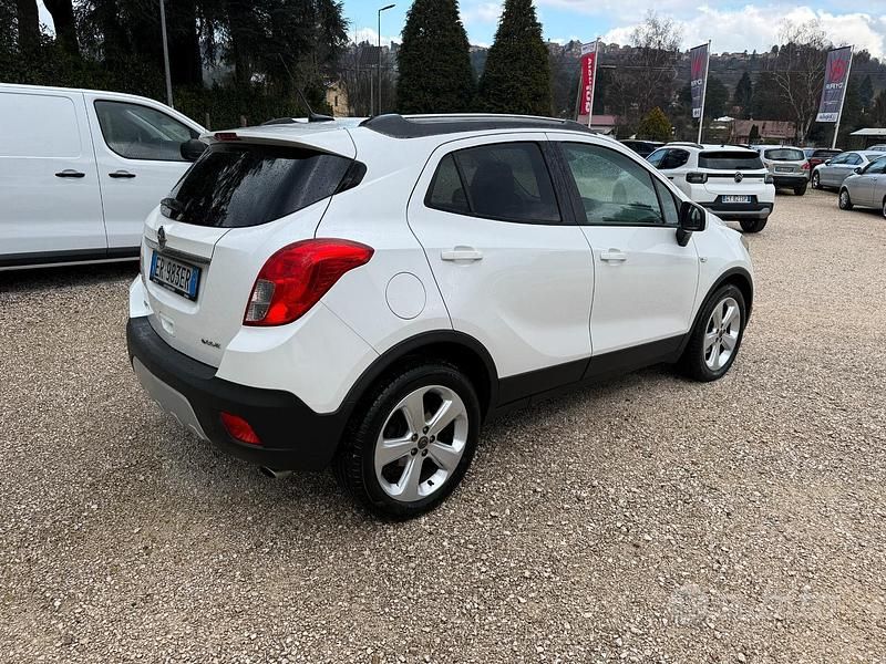 Usata Opel Mokka Cosmo 131 CV (96 kW) 2013 Bianco SUV