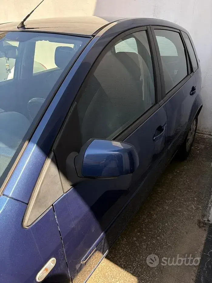 Usata Ford Fiesta 68 CV (50 kW) 2008 Bluazzurro Utilitaria