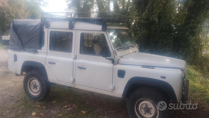 Usado Land Rover Defender 122 HP (89 kW) 2001 Cinzento Cabrios