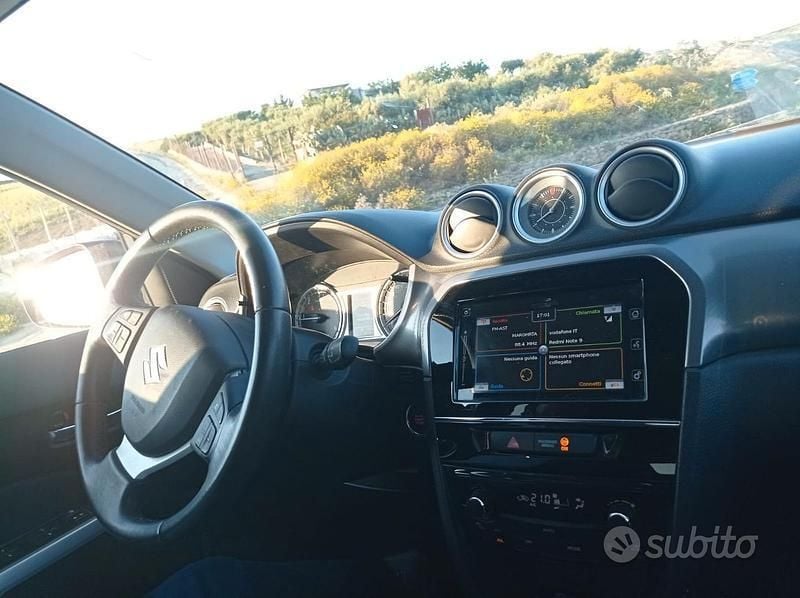 Bianco Usata 2017 Suzuki Vitara SUV | 11.000 € (Super prezzo) - Immagine 1/4