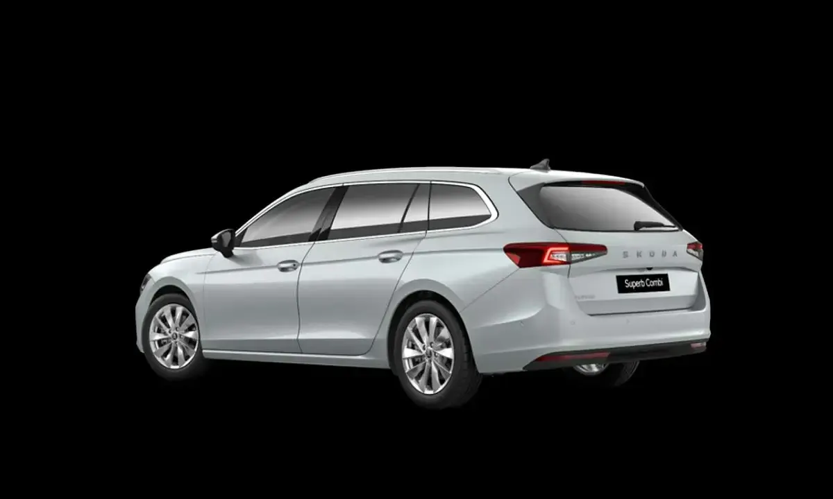 Usata Skoda Superb Style 150 CV (110 kW) 2024 Argento pebble metallizzato Station wagon