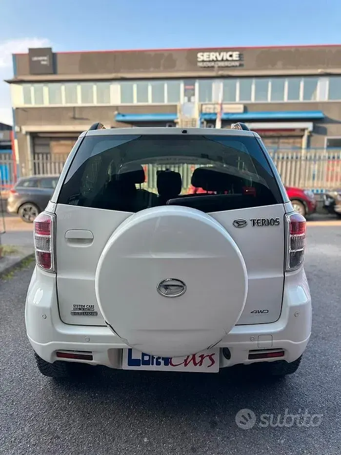 Usata Daihatsu Terios 105 CV (77 kW) 2011 Bianco SUV
