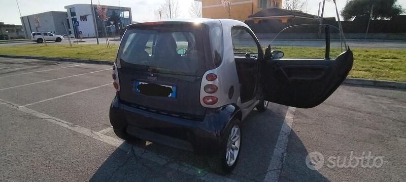 Usata Smart ForTwo Coupé 61 CV (44 kW) 2005 Blu Coupé