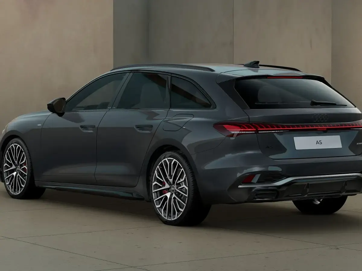 Nuova Audi A5 S-Line 367 CV (269 kW) 2026 Grigio magnete Station wagon