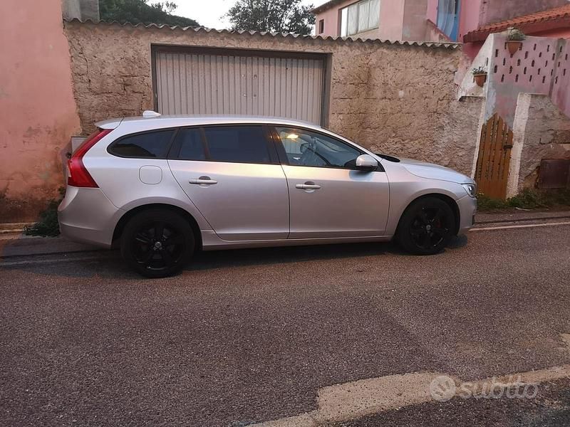 Usata Volvo V60 Kinetic 120 CV (88 kW) 2016 Grigio Station wagon