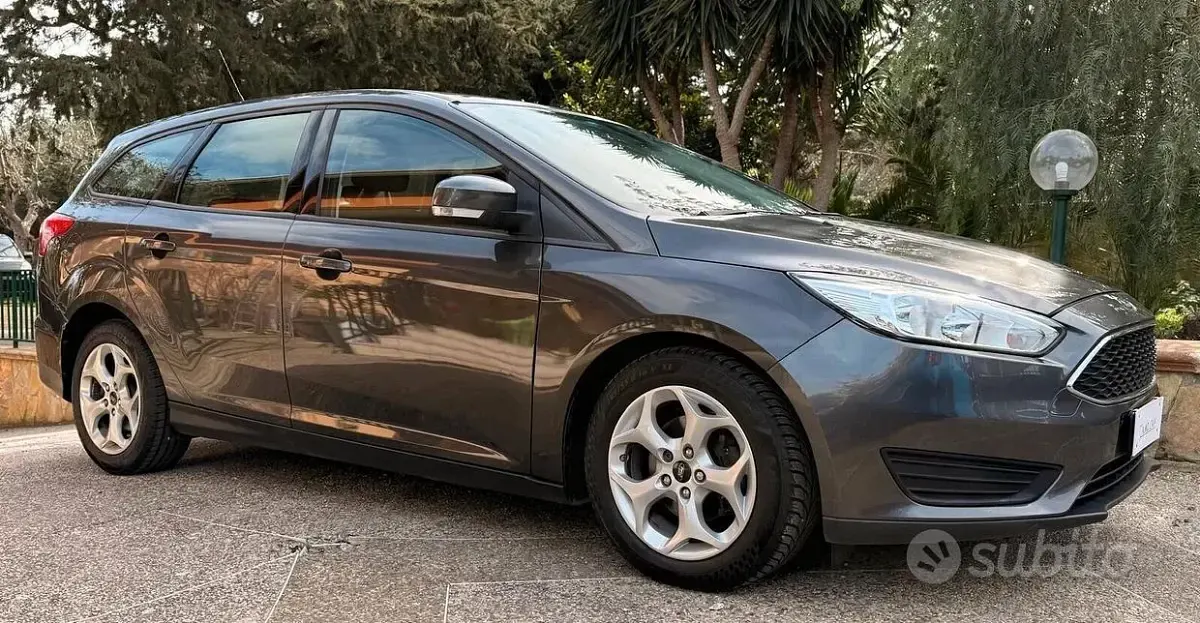 Occasion Ford Focus 95 ch (69 kW) 2015 Marron Break