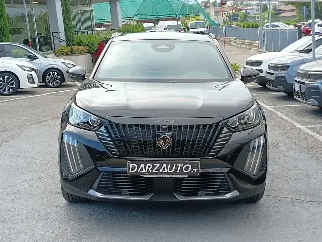 Usata Peugeot 2008 Allure 101 CV (74 kW) 2025 Nero perla metallizzato SUV