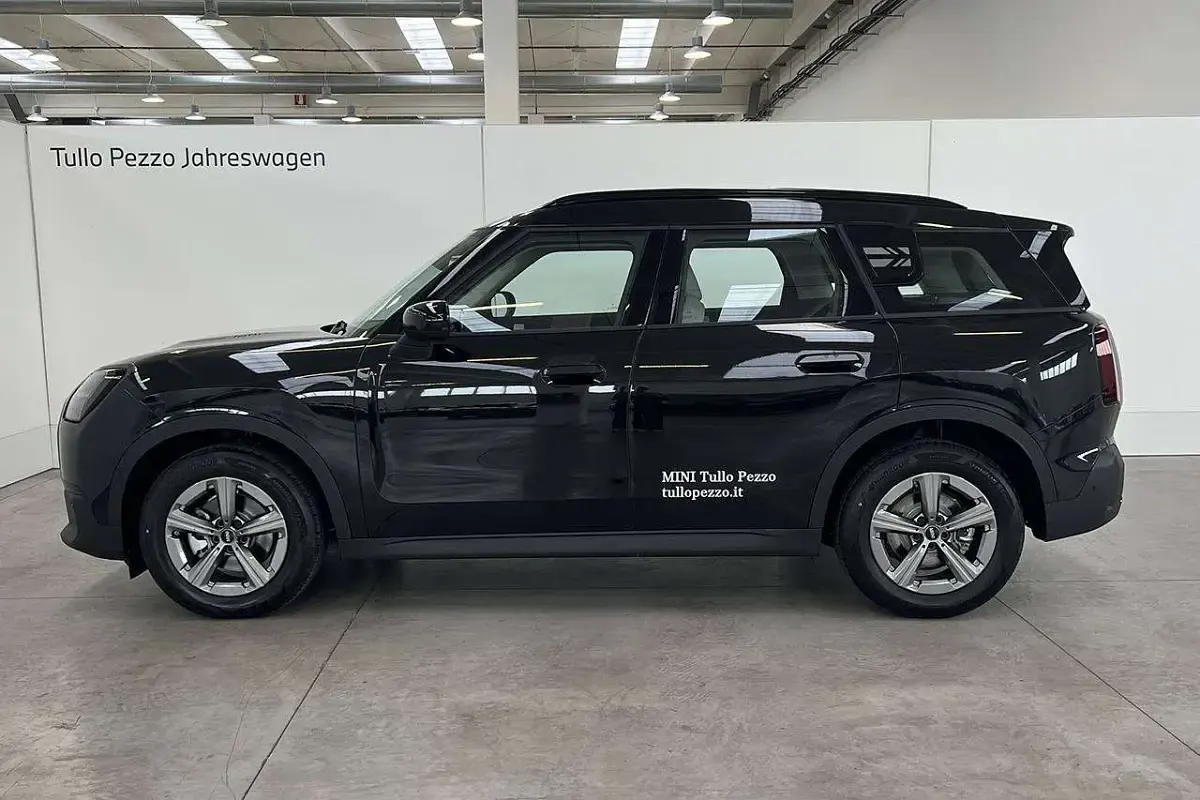 Usata Mini Cooper Countryman Classic 163 CV (119 kW) 2024 Midnight black ii metallizzato SUV