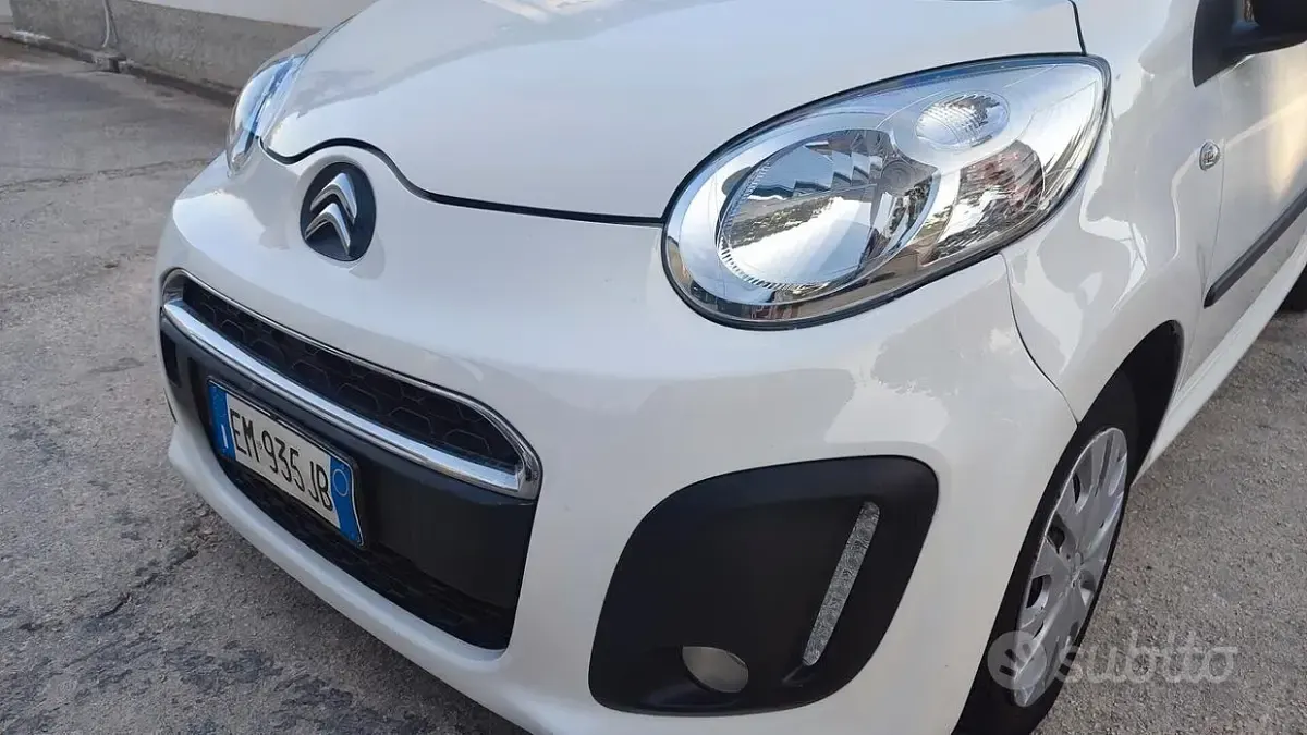Usata Citroën C1 69 CV (50 kW) 2013 Bianco Utilitaria