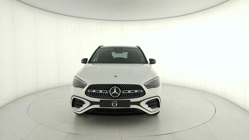 Nuova Mercedes GLA200 150 CV (110 kW) 2025 Bianco SUV