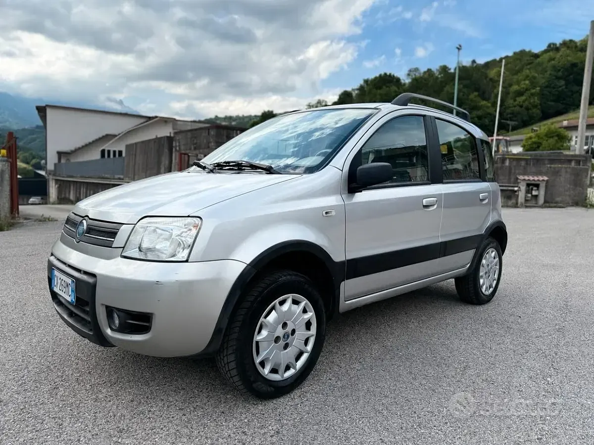 Usata Fiat Panda 4x4 Climbing 60 CV (44 kW) 2005 Utilitaria